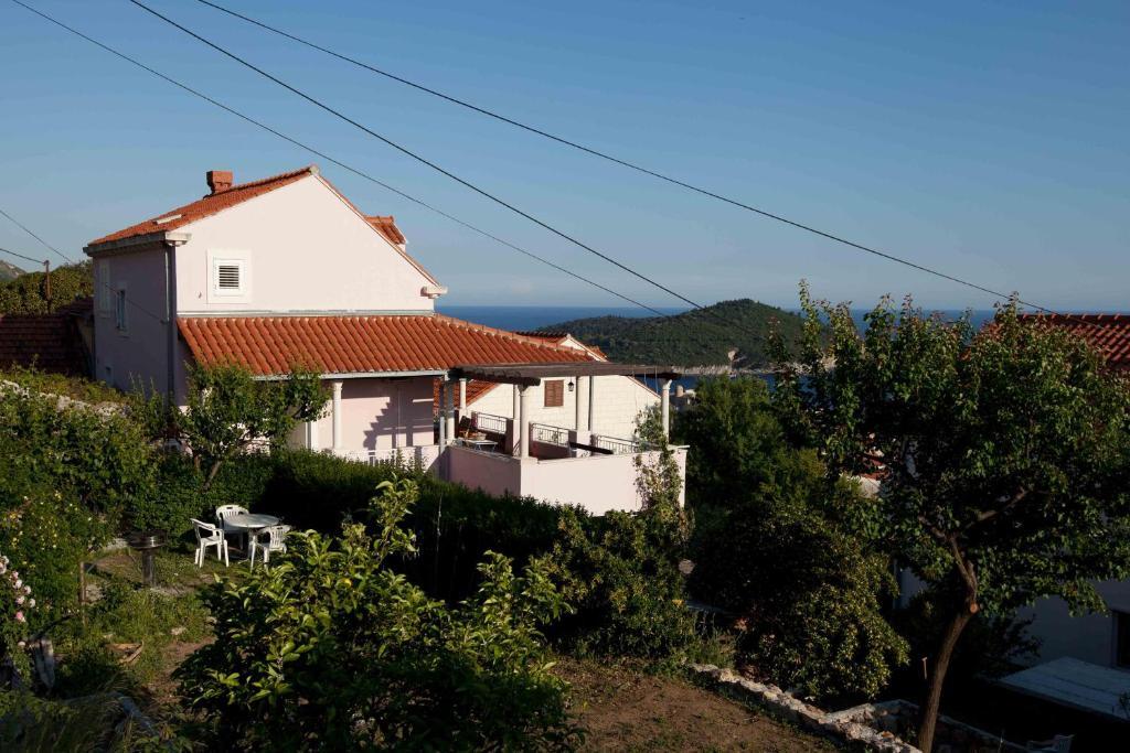 Krmek Apartment *